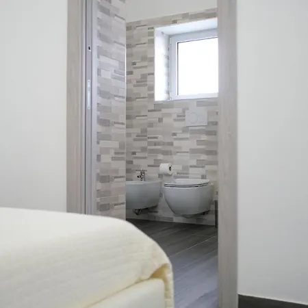 Sunrise Apartment *