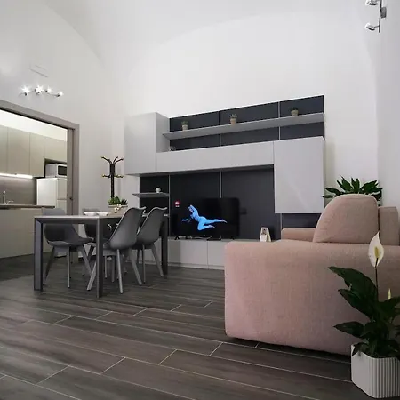Sunrise Apartment *